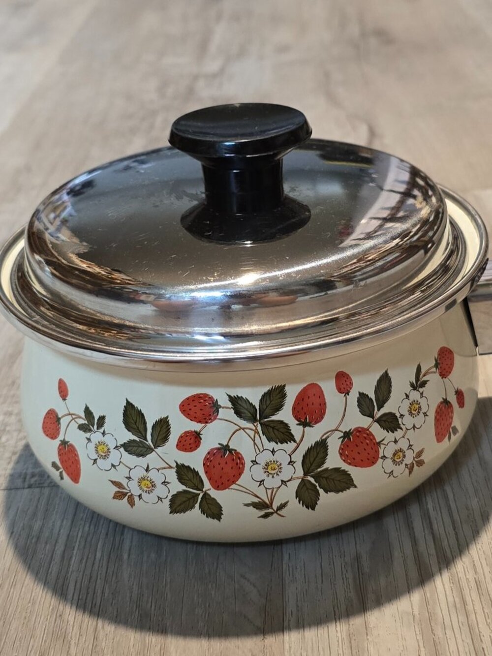 Vintage Sheffield Strawberries 'n Cream Enamel Saucepan Pot with Lid